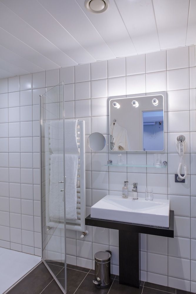 Le Magic Hall Deluxe Room 12