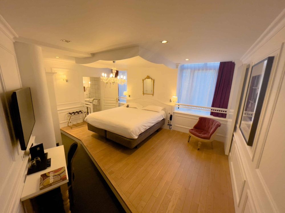 Le Magic Hall Superior Room 5