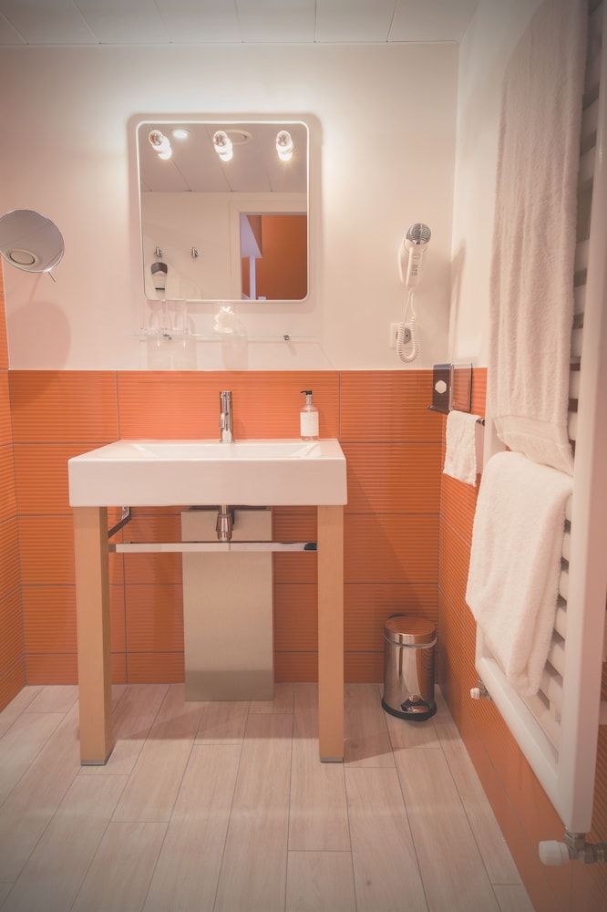 Le Magic Hall Deluxe Room 15