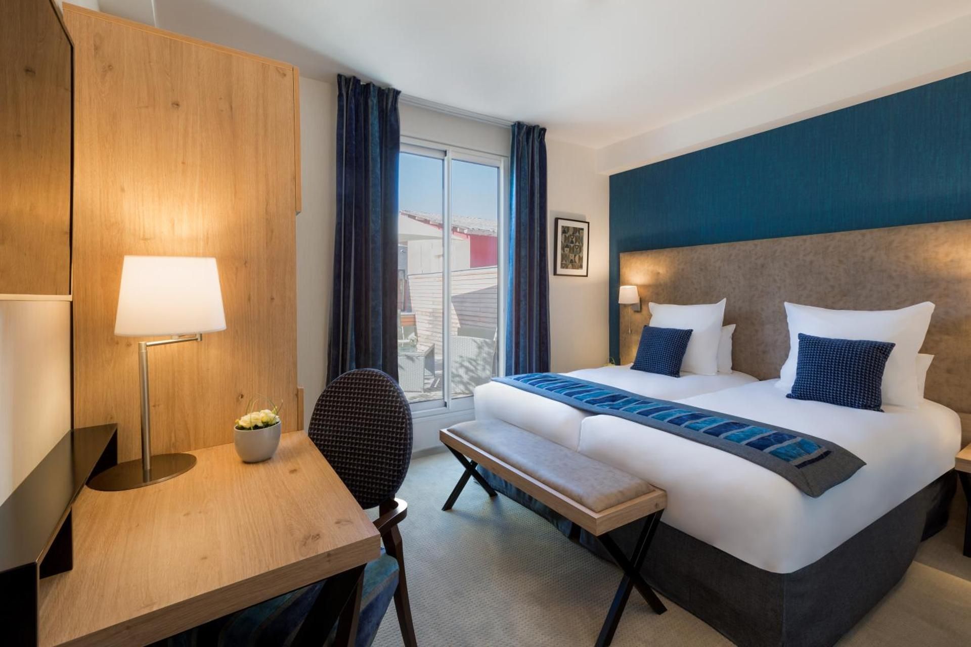 Comfort Room with Terrace