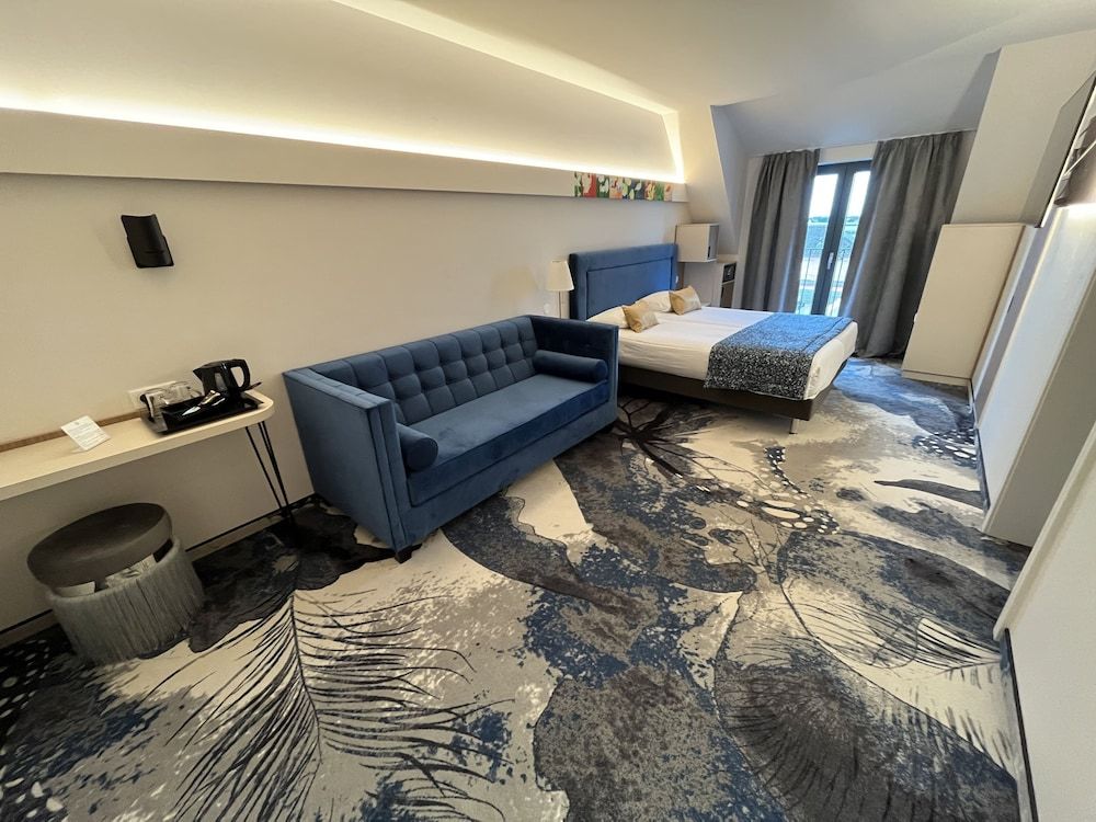 Brit Hotel et Spa COLMAR EAST Executive Quadruple Room 10