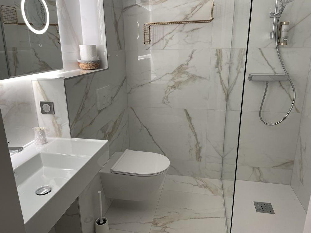 Brit Hotel et Spa COLMAR EAST Triple Room 10