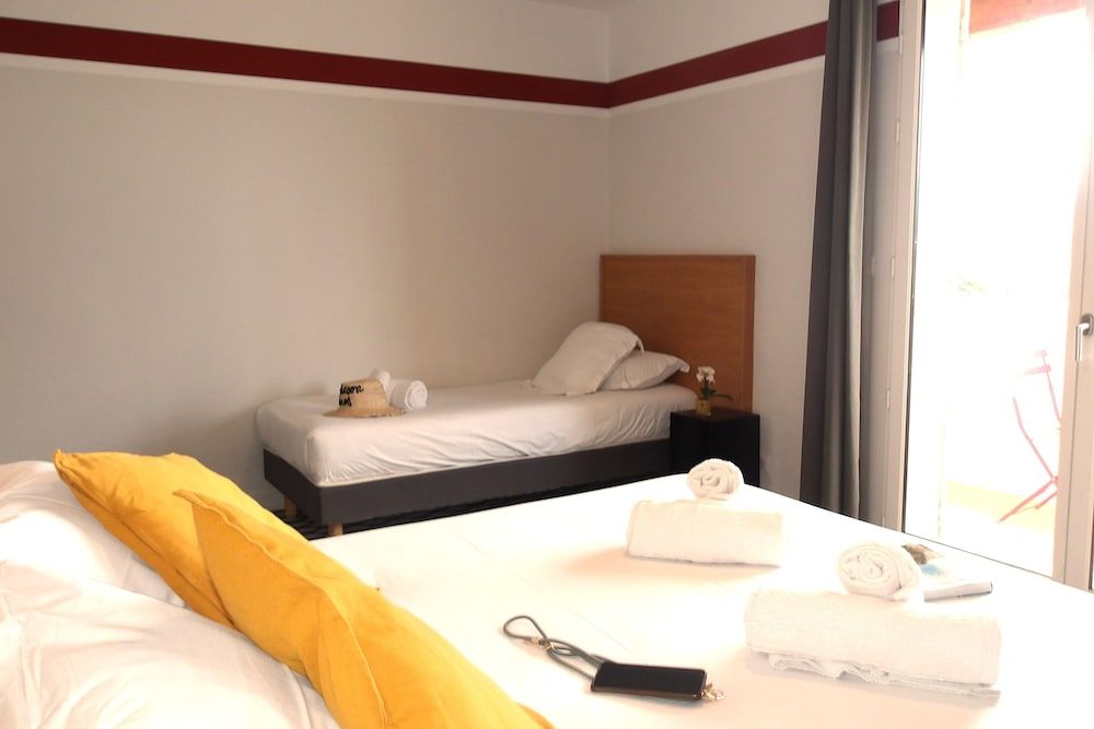 La Maison des Ocres Superior Triple Room, Balcony, Mountain View 2