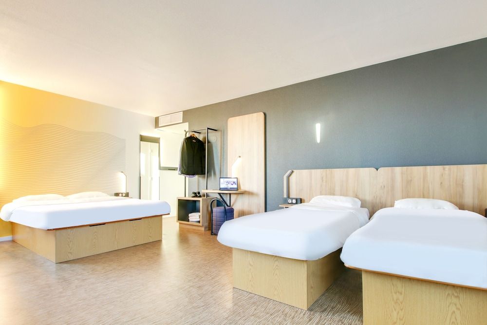 B&B HOTEL Reims Bezannes Quadruple Room, Non Smoking 2