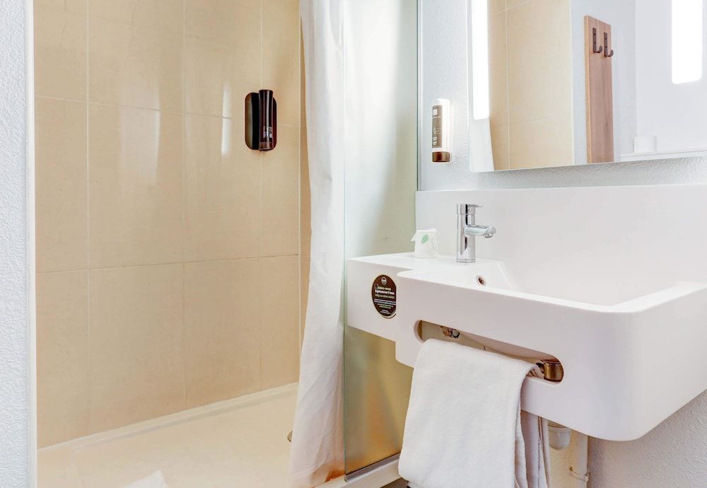 B&B HOTEL Reims Bezannes Double Room, Non Smoking 9