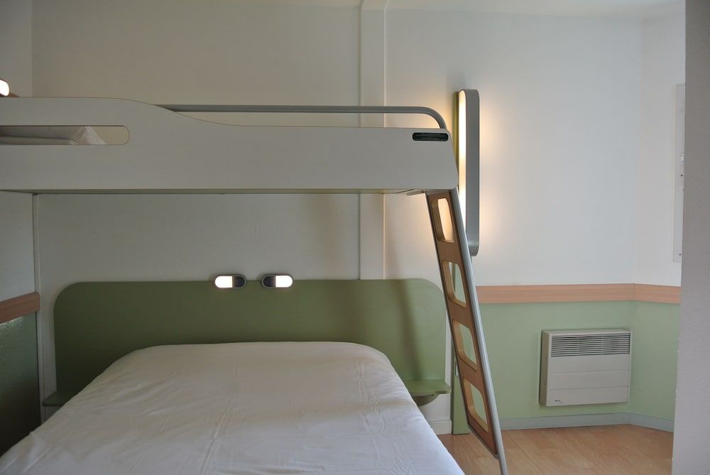 Triple Room, Multiple Beds