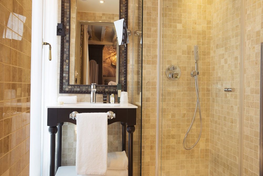 Hôtel Da Vinci & Spa Standard Room 9