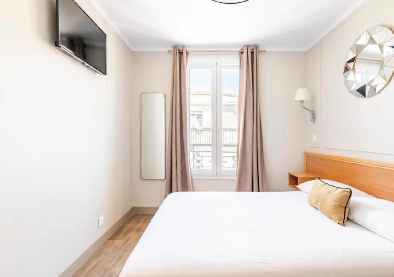 Hotel Bonsejour Montmartre Double Room with Shared Bathroom 4