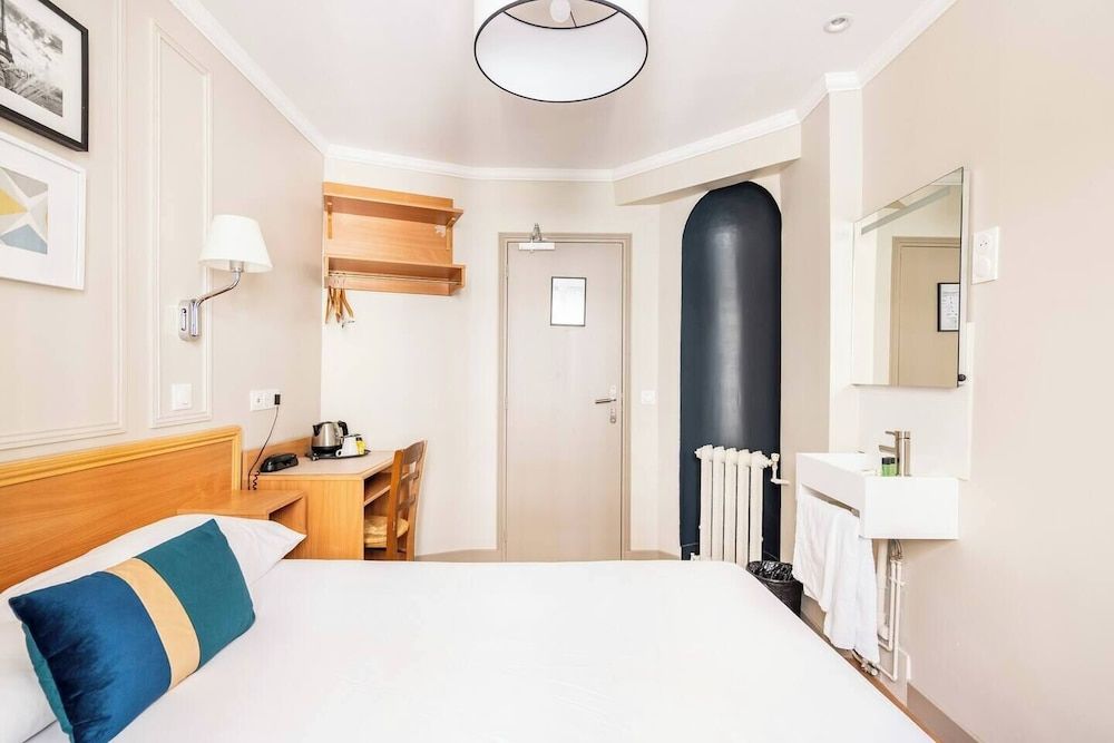 Hotel Bonsejour Montmartre Double Room with Shared Bathroom 5