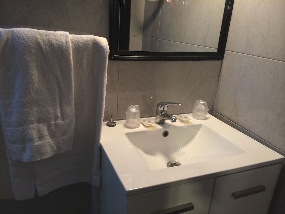 undefined Hipotel Paris Voltaire Bastille