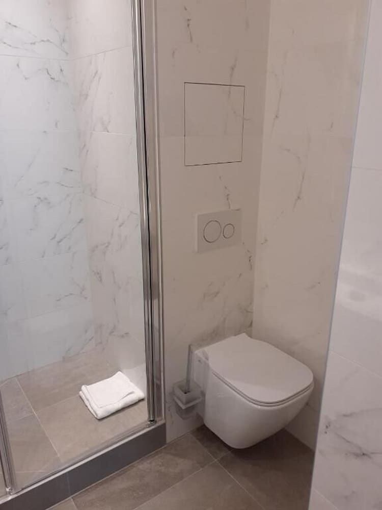 undefined Prince Albert Lyon Bercy 9