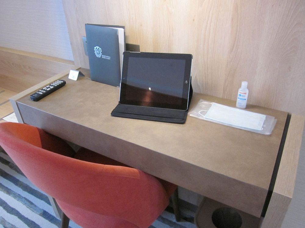 Prince Albert Lyon Bercy Twin Room 2