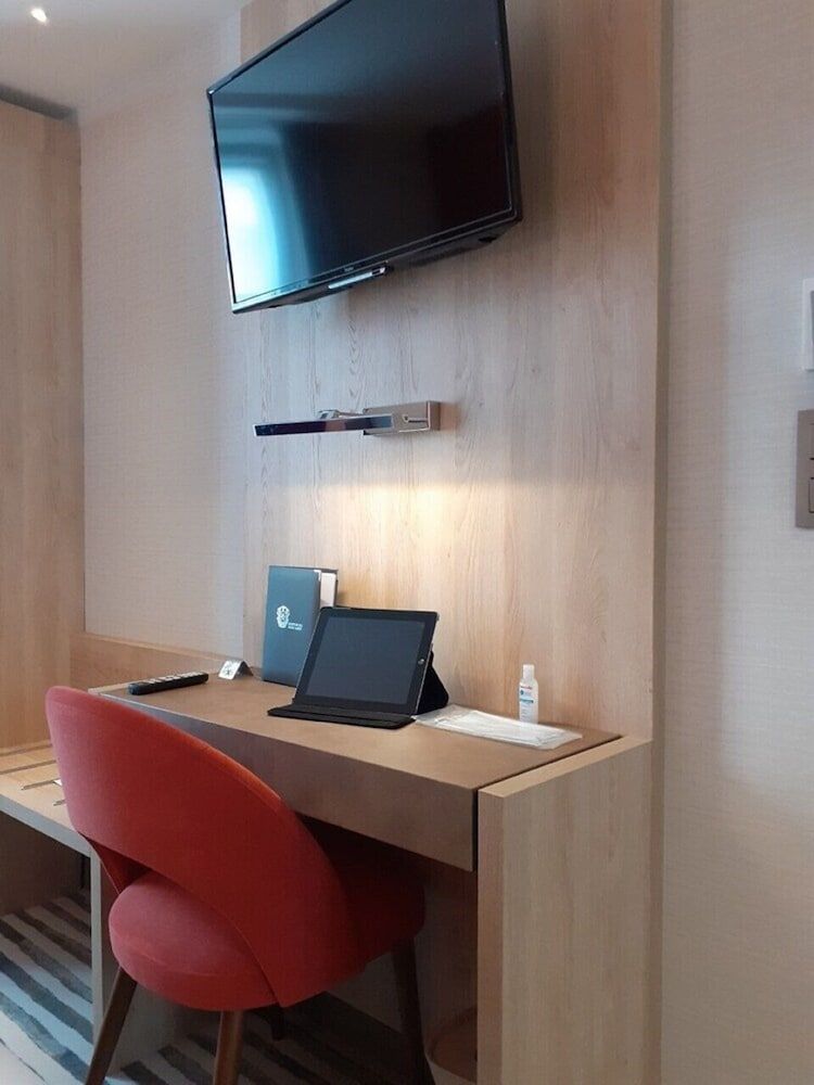 undefined Prince Albert Lyon Bercy 8