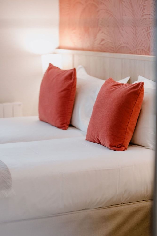 Prince Albert Lyon Bercy Twin Room 6