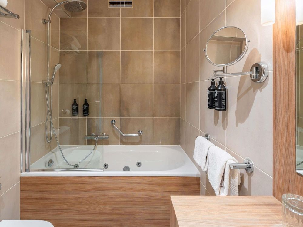 Splendid Hotel Lac d'Annecy - Handwritten Collection Superior Room, 1 Double Bed 9