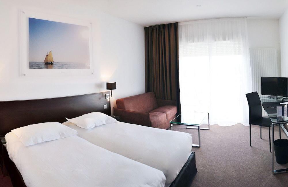 Golden Tulip Pornic Suites Superior Studio, 2 Twin Beds 2