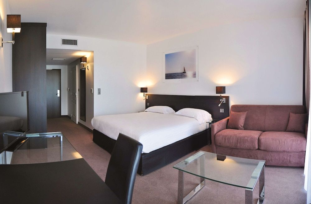 Golden Tulip Pornic Suites Superior Studio, 1 Double Bed 2