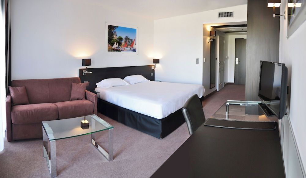 Golden Tulip Pornic Suites Executive Studio 3