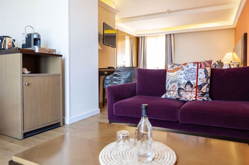 Hôtel des Gouverneurs Junior Suite, Sea View 10