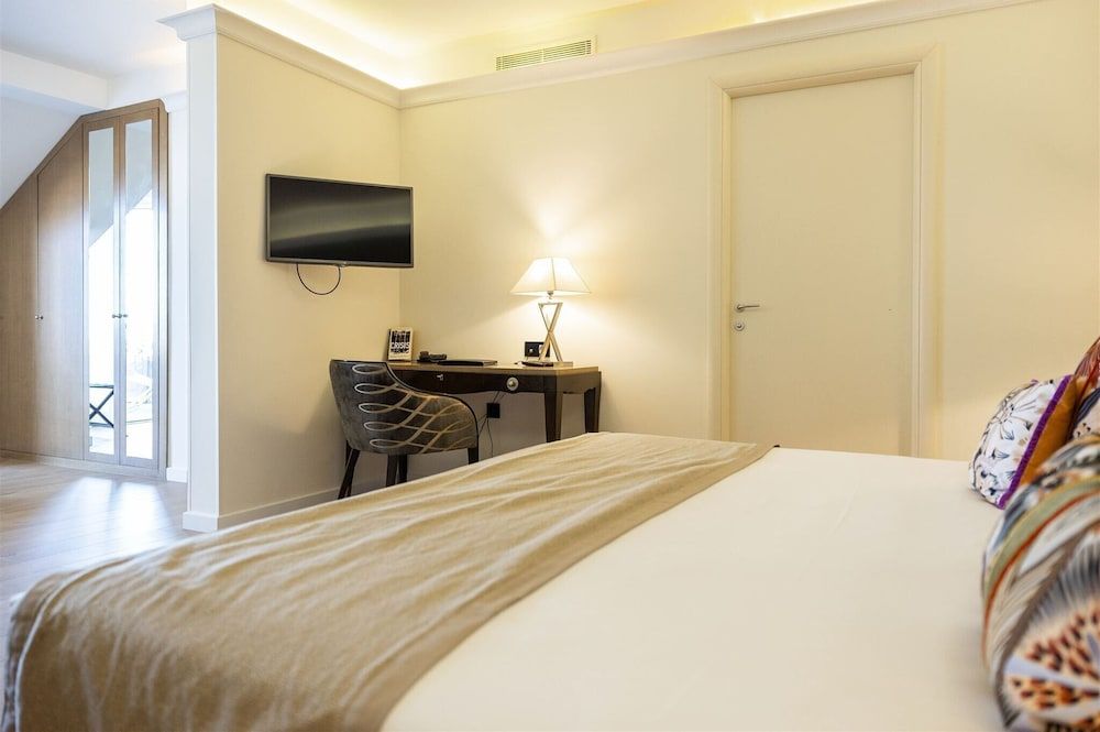 Hôtel des Gouverneurs Junior Suite, Sea View 3