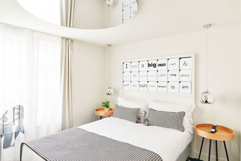 Hôtel Joke - Astotel Standard Double Room - Free soft minibar, courtesy tray Chromecast- Digital press 3