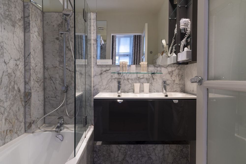 Hotel du Jeu de Paume Superior Double Room 4