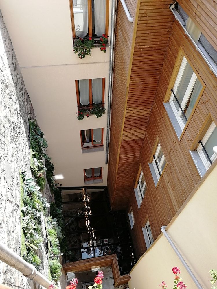Courtyard View