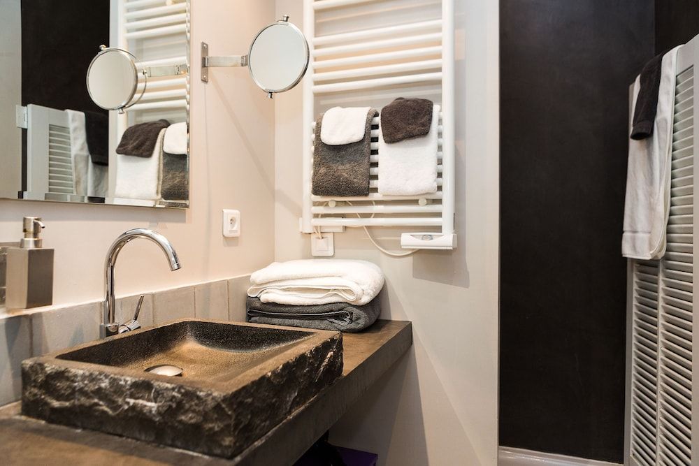 L'Arène Bordeaux Superior Double Room, 1 King Bed 5