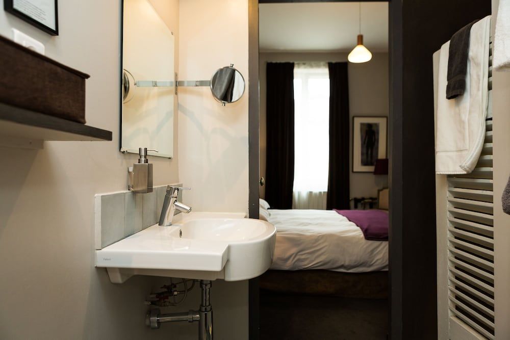 L'Arène Bordeaux Classic Double Room, 1 King Bed 6