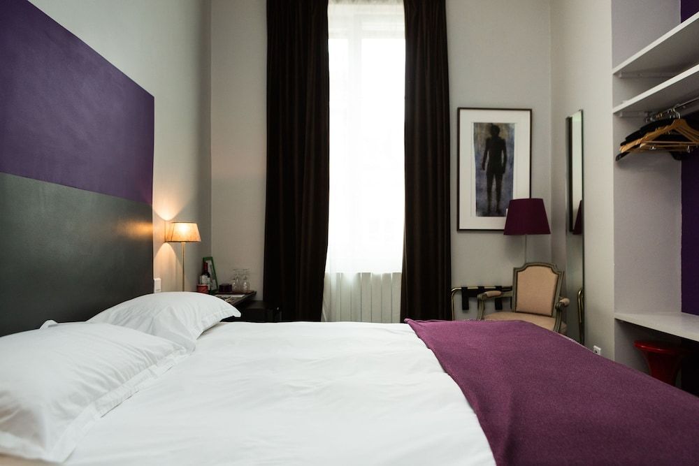 L'Arène Bordeaux Classic Double Room, 1 King Bed 4