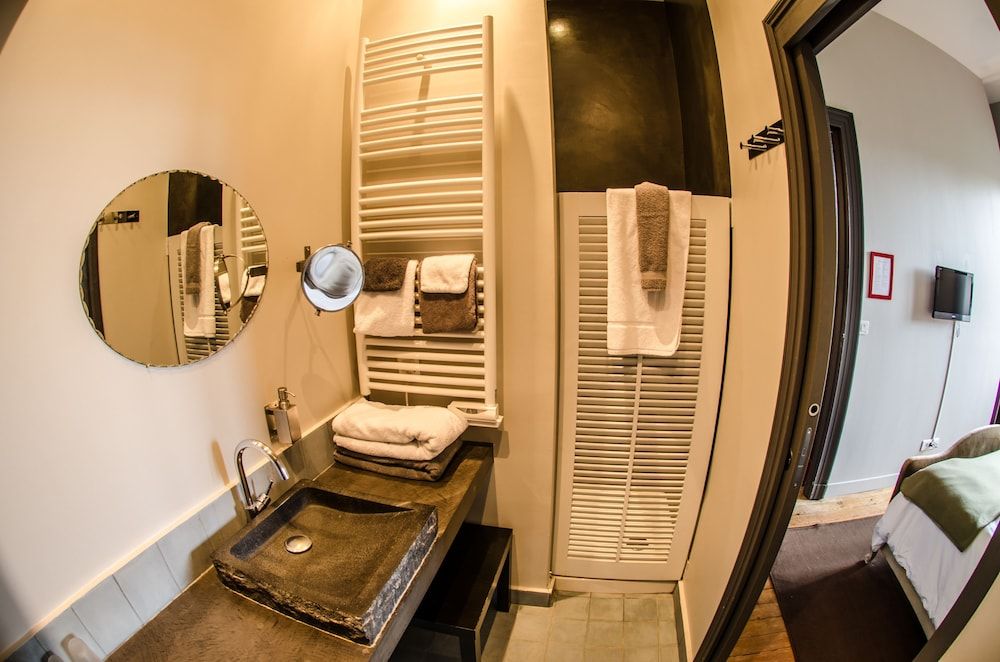 L'Arène Bordeaux Superior Double Room, 1 Queen Bed 5