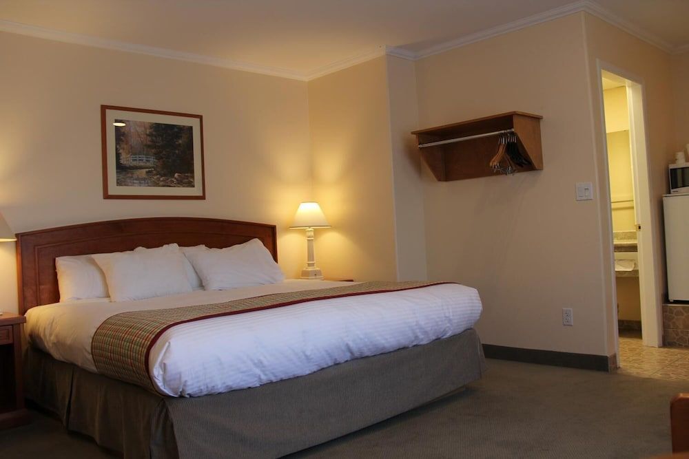 undefined Travelodge by Wyndham Kamloops 8