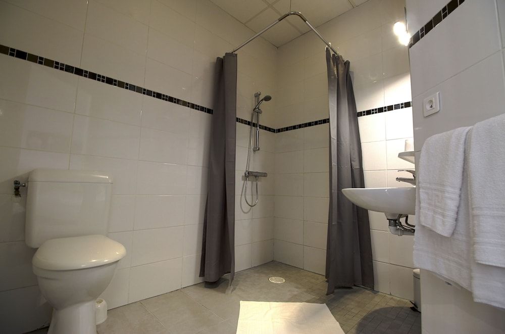 KOSY Appart’Hôtels – Le Cours Moreau Studio 8