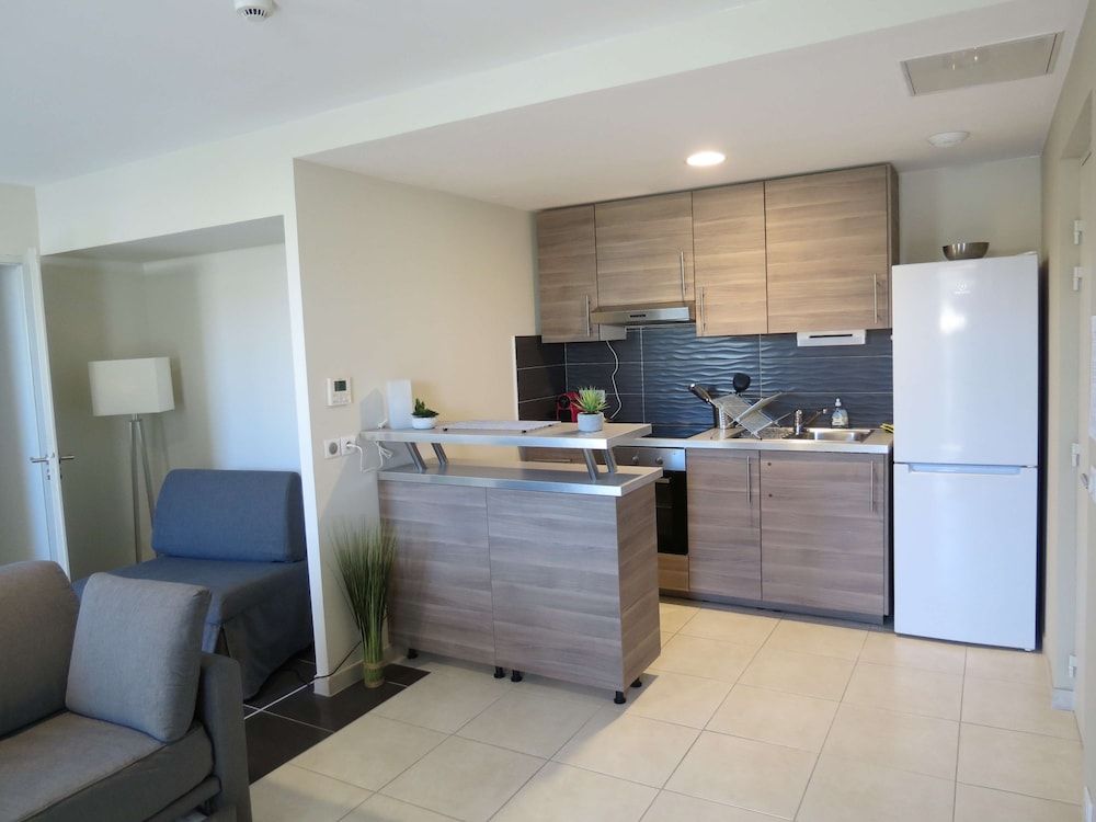 Best Western Hotelio Montpellier Sud Standard Apartment, 1 King Bed, Non Smoking, Kitchen 6