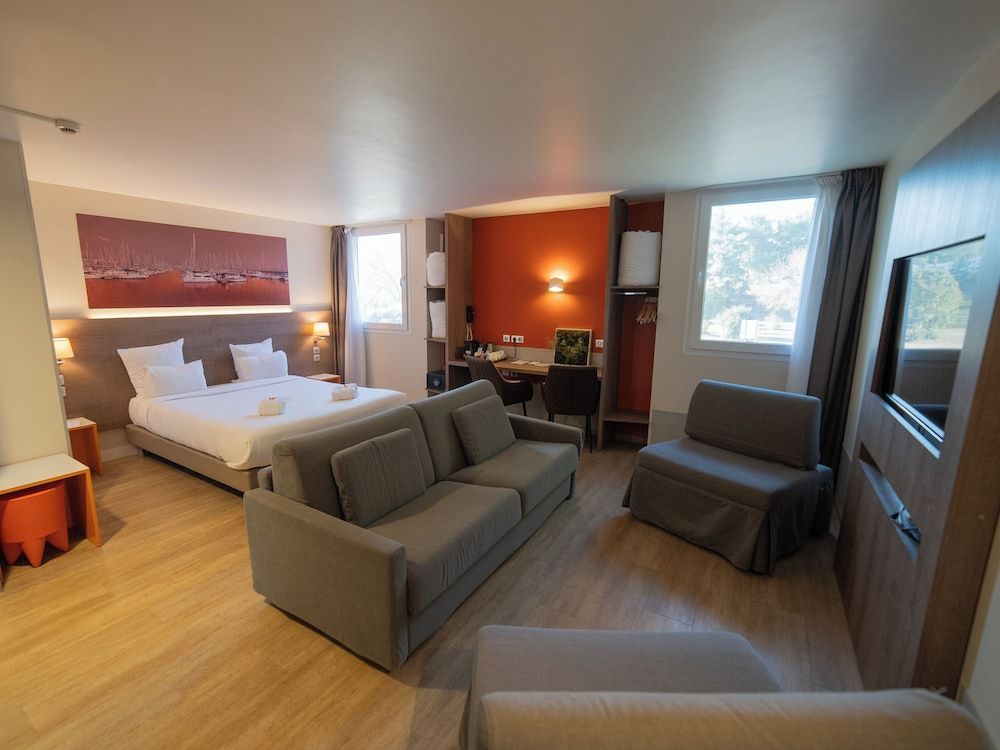 Best Western Hotelio Montpellier Sud Junior Suite, 1 King Bed, Non Smoking, Pool View (with Single Sofabed;with Sofabed) 7