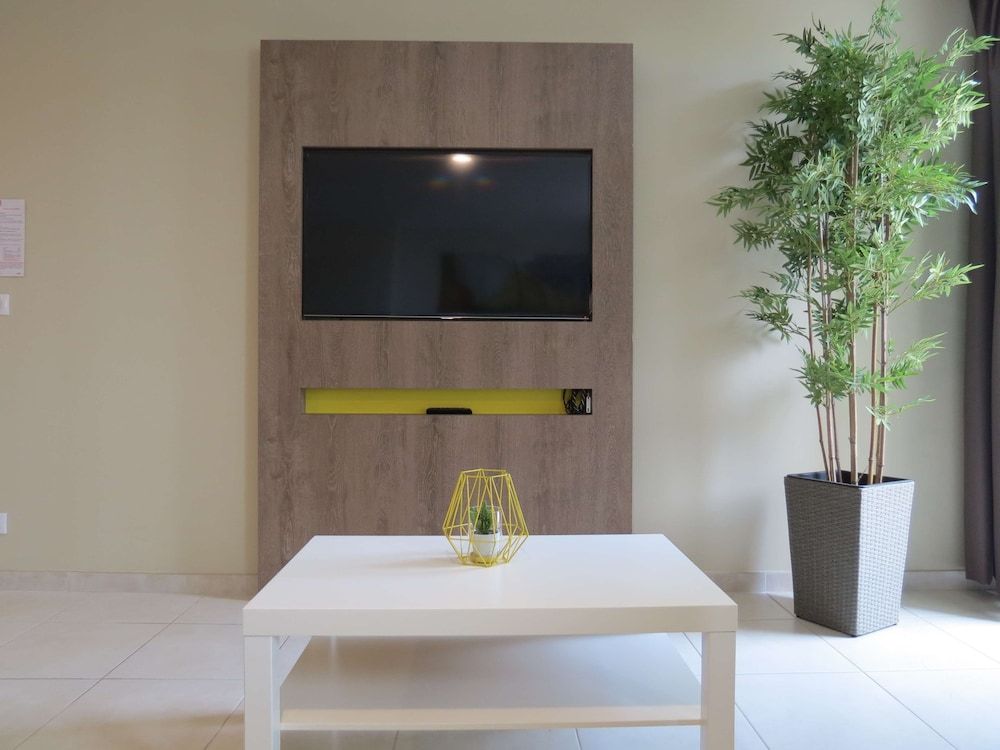 Best Western Hotelio Montpellier Sud Standard Apartment, 1 King Bed, Non Smoking, Kitchen 5