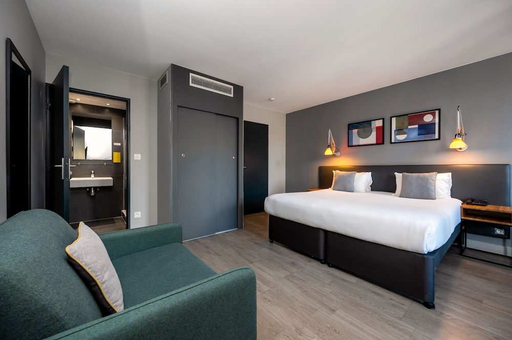 Studio Apartment (3 Adults)