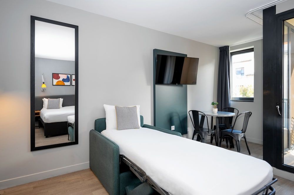 Studio Apartment, Accessible (3 Adults)