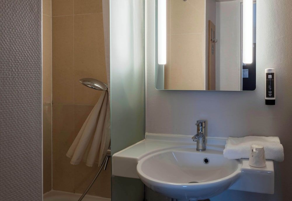 B&B HOTEL Amiens Double Room, Non Smoking 6