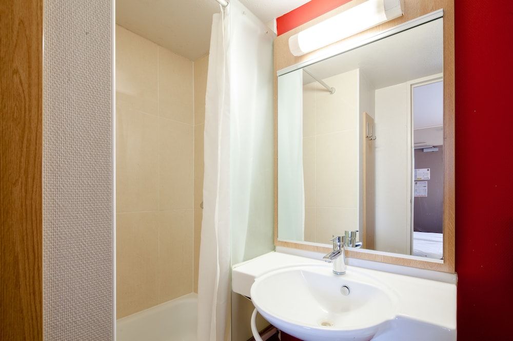 B&B HOTEL Amiens Double Room, Non Smoking 5