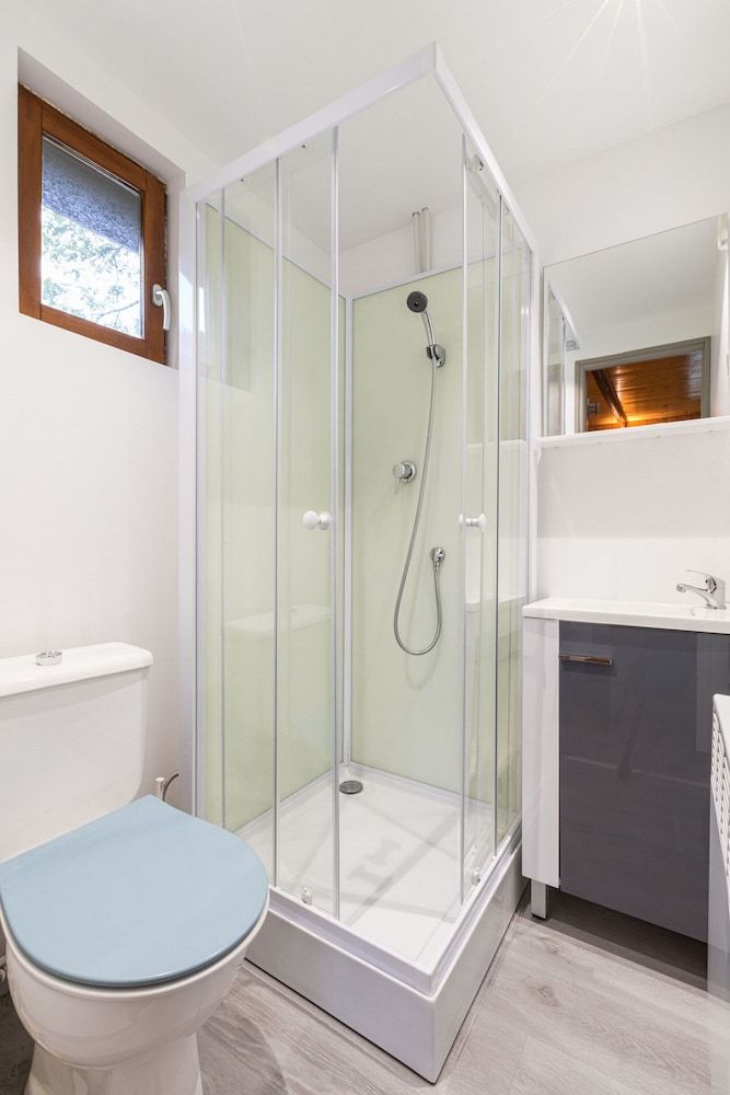 Chalets de la Wormsa Classic Chalet, 2 Bedrooms 4