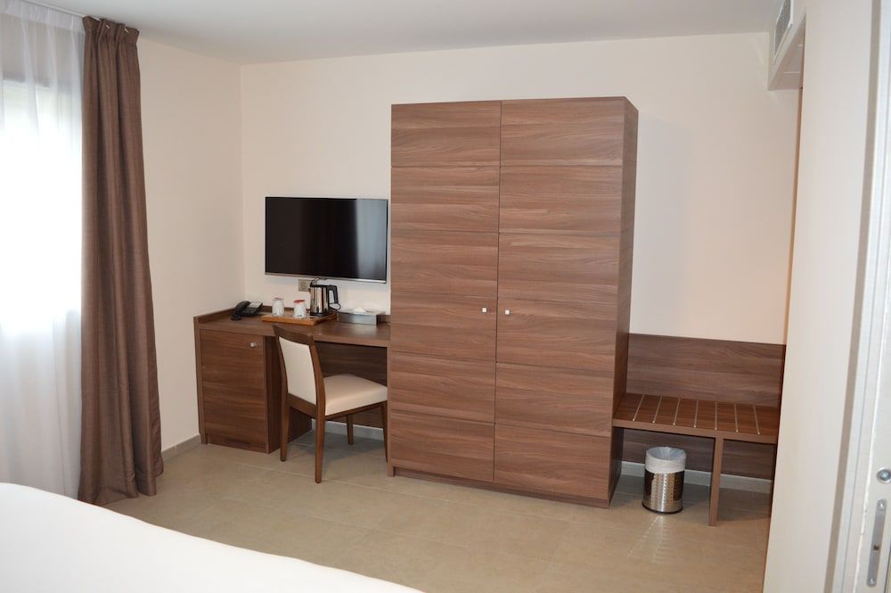 Hôtel Port Toga Classic Double or Twin Room 6