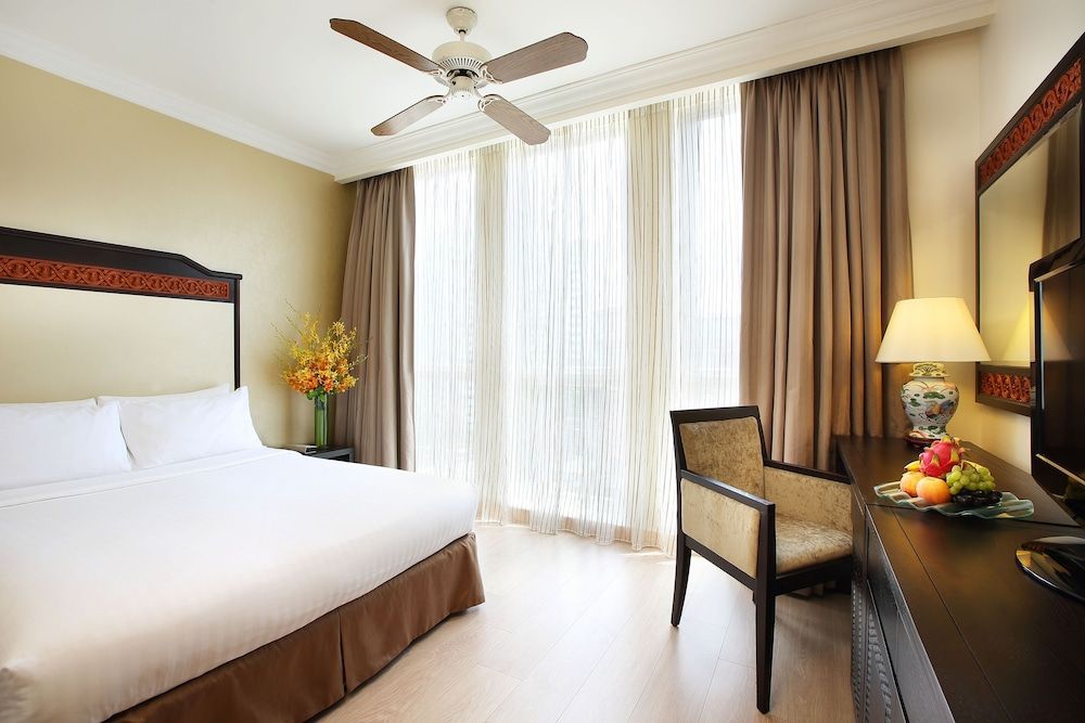 Village Hotel Albert Court by Far East Hospitality Superior Room 2