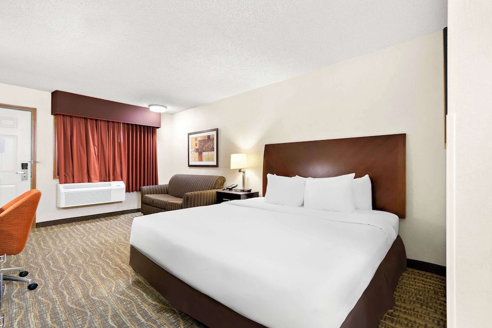Standard Room, 1 Queen Bed, Accessible, Non Smoking