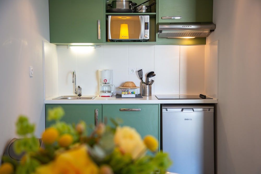 Privilège Appart Hotel Saint-Exupéry Studio Suite, 1 Double Bed with Sofa bed (max 4 persons) 2