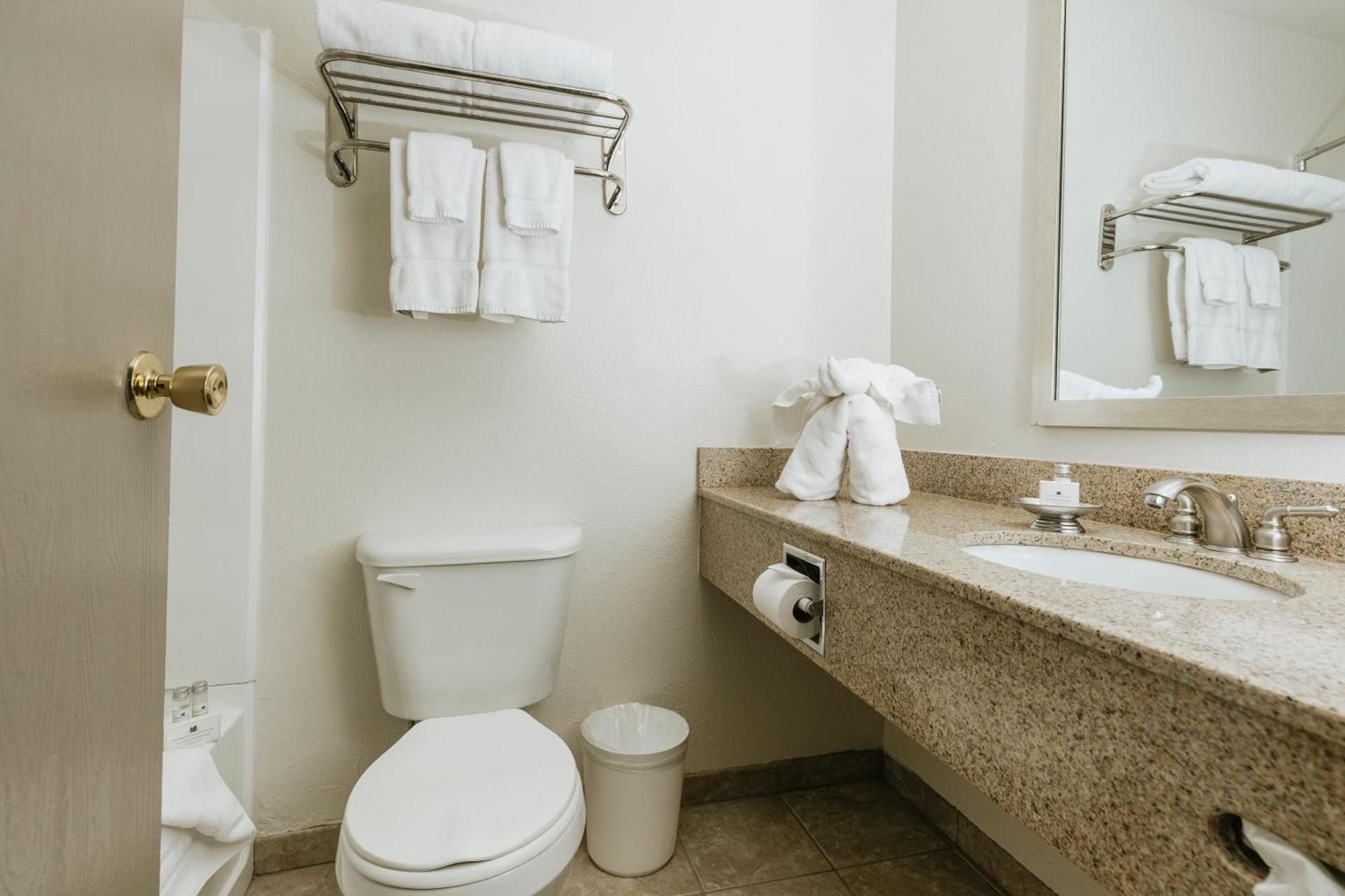 Mammoth Mountain Inn Standard - 1 Queen Bed 2