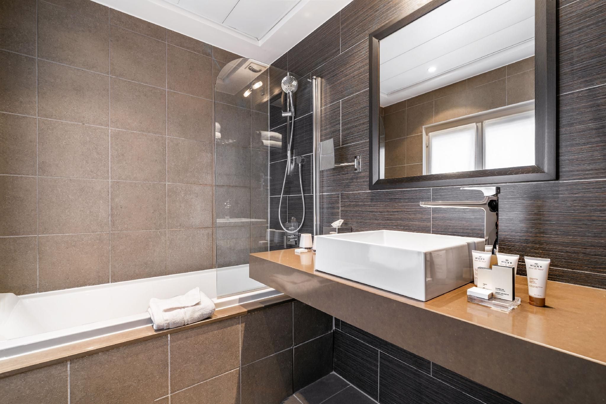 undefined Hotel Duo 5