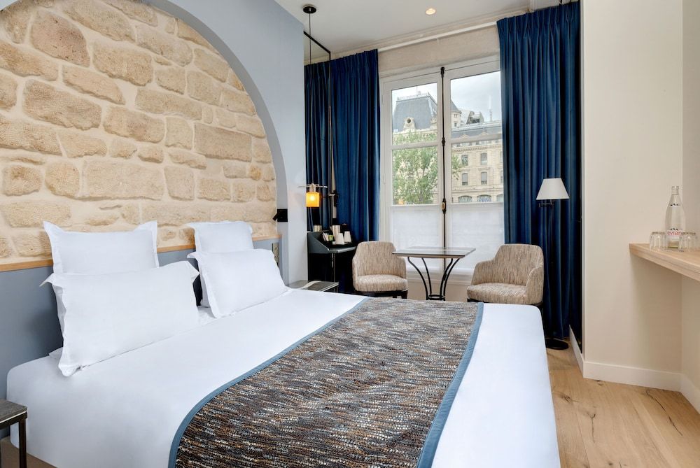 Hotel Les Rives De Notre Dame Classic Double Room 3