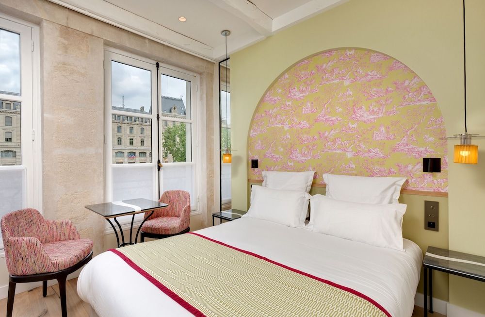 Hotel Les Rives De Notre Dame Classic Double Room 2