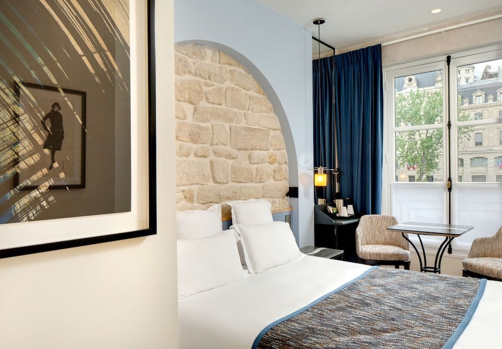 Hotel Les Rives De Notre Dame Classic Double Room 8